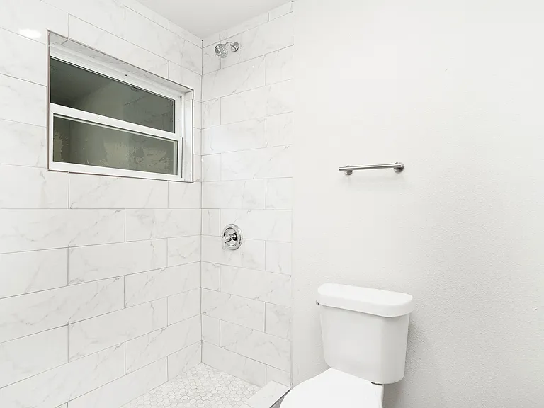 Dellview Crossing Apartments — Photo 41