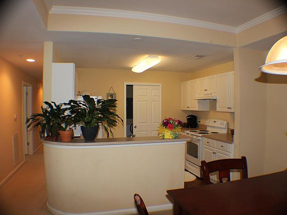 Bridge Pointe Condos Kitchen