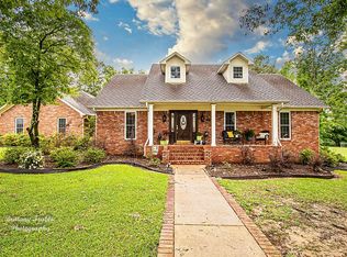 1175 Apache Dr, Camden, AR 71701