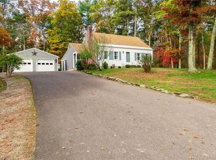 8 Pine Hill Rd, North Smithfield, RI 02896