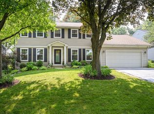 3815 Downers Dr, Downers Grove, IL 60515