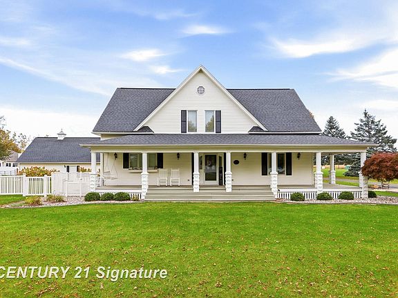 3rd image of 930 Kennely Rd