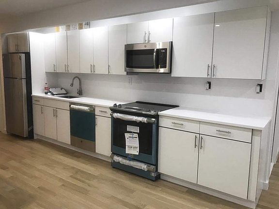 5th image of 321 W 103rd St APT 1A