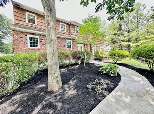 65 Randolph Dr, Dix Hills, NY 11746