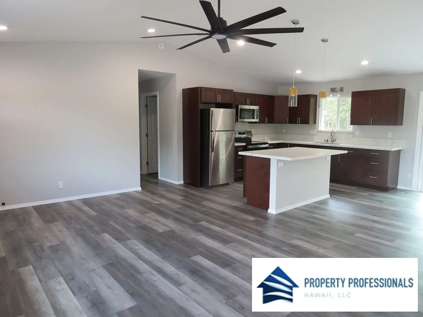 Brand New 3 Bedroom! — Photo 4