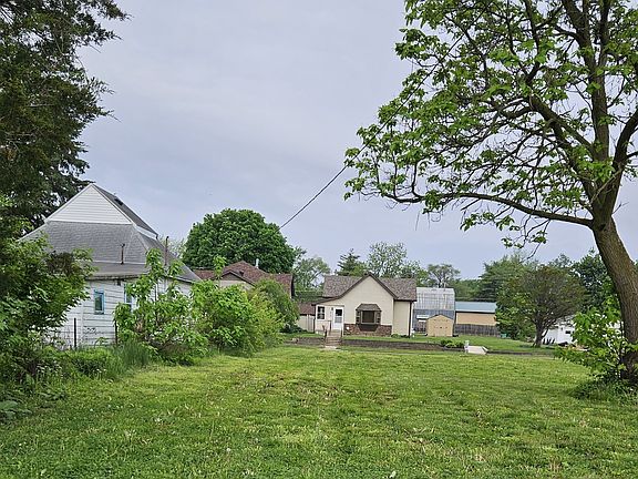 3rd image of 817 N 12th St