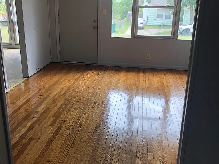 1010 N Lincoln Ave E — Photo 9