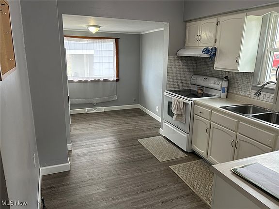 2nd image of 256 Forsythe Ave