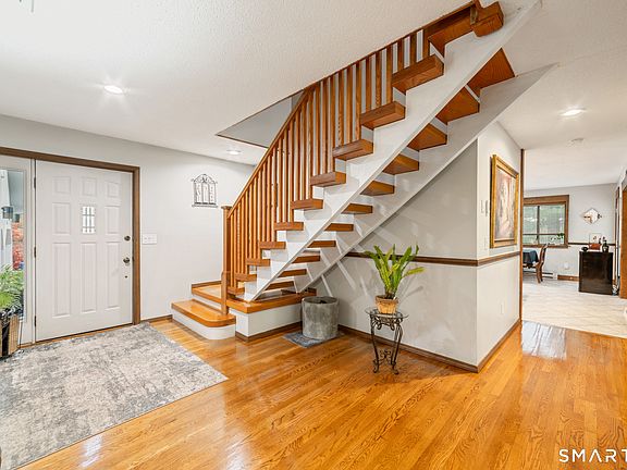 3rd image of 26 Vidich Lane