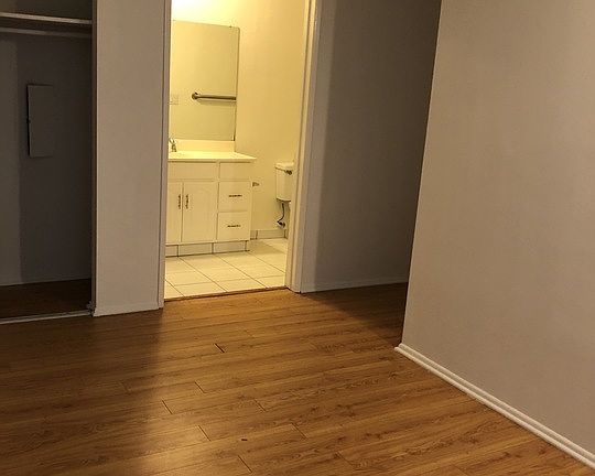 3rd image of 1144 21st St #3