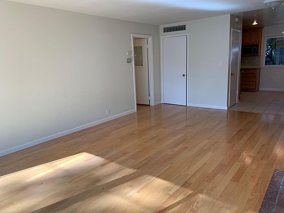 2nd image of 22420 Salem Ave APT 2