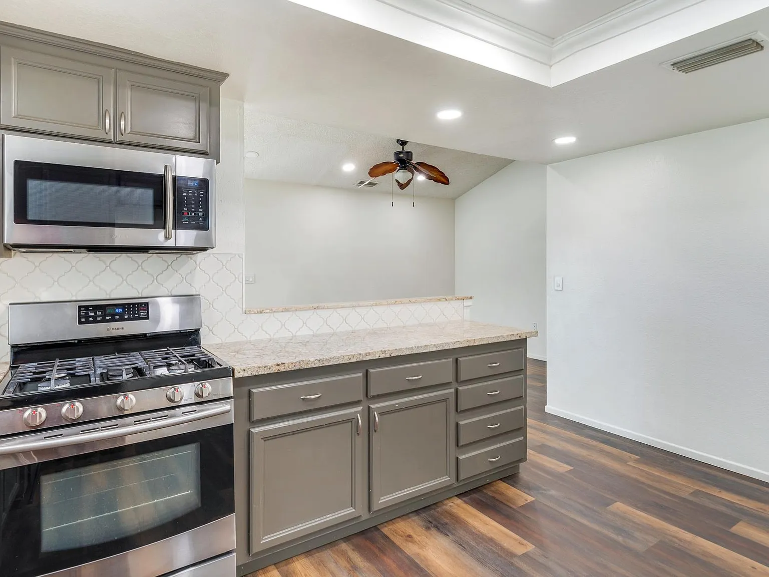 4 bed, 1839 sqft, $3,200 — Photo 4