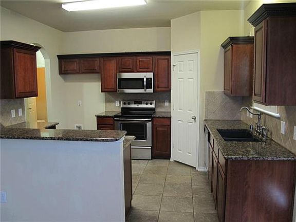 3rd image of 2021 Bridgeport Dr