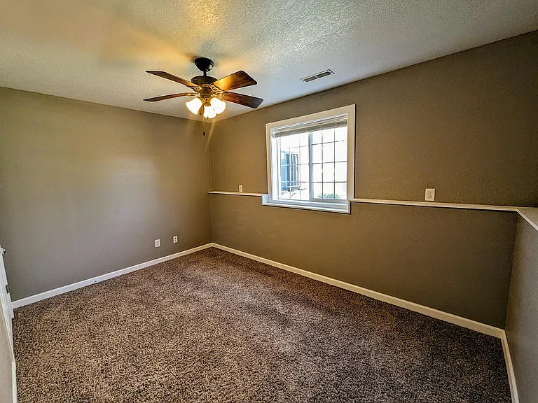 1315 B Ave W #9 — Photo 8