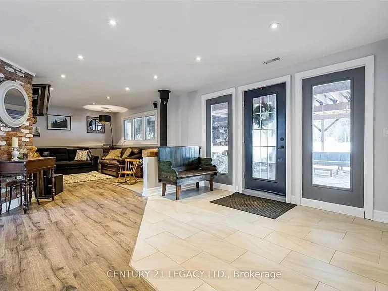 18831 Winston Churchill Blvd — Photo 4