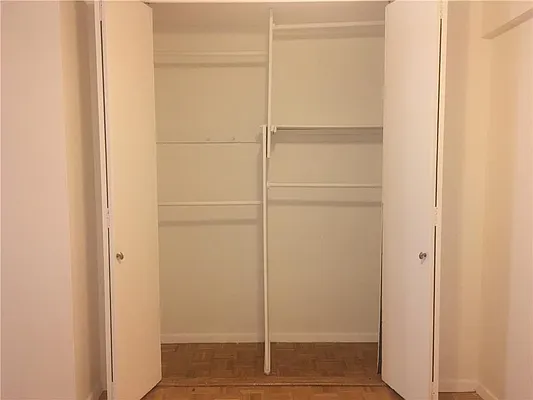 Rented by R New York | media 23