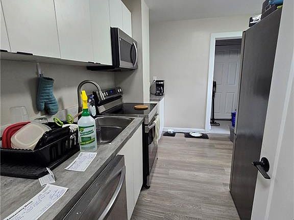 5th image of 86 Wright St