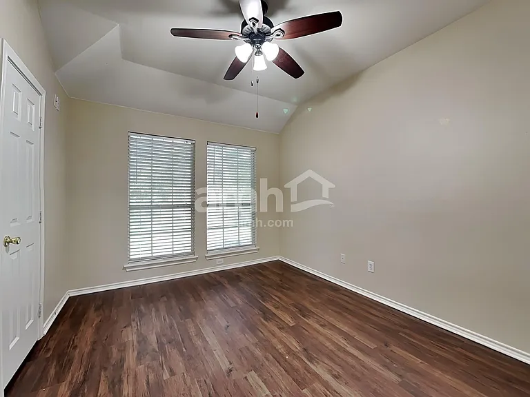 5217 Alec Dr — Photo 18