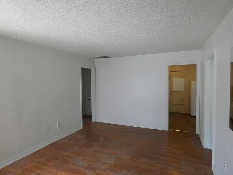 207 W Fairchild Dr — Photo 5