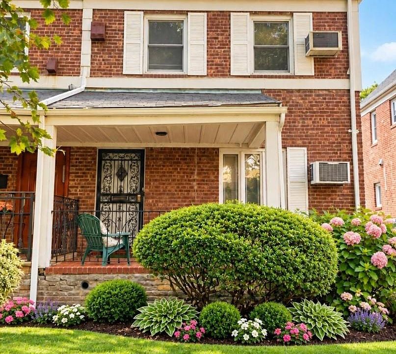 1st image of 136-67 72nd Avenue