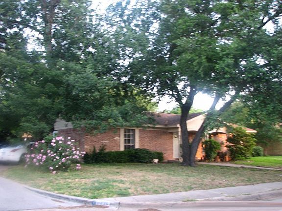 2nd image of 1830 SE 4th St
