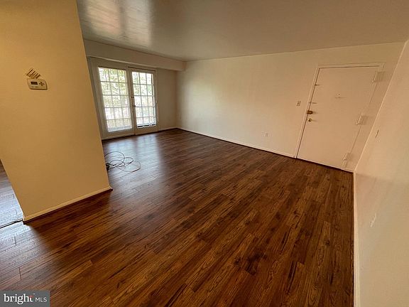 4th image of 430 N Armistead St APT 204