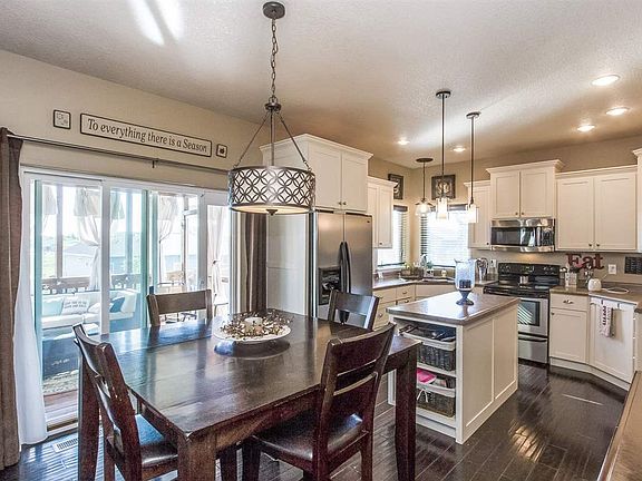 5th image of 511 Whispering Willow Ln