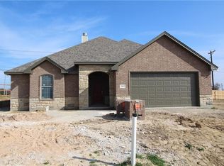 1601 Summercrest Dr, Cleburne, TX 76033