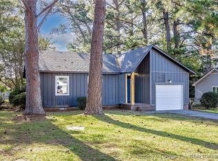 6581 Honeysuckle Dr, Fayetteville, NC 28304