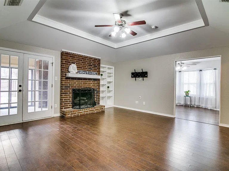 719 Stoneybrook Dr — Photo 6