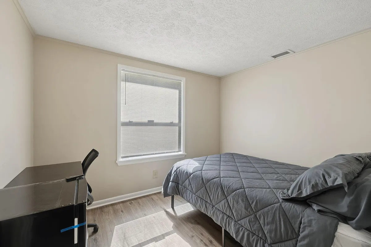 Bedroom features writi - Monmouth Way