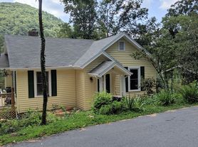 216 Alabama Ter, Black Mountain, NC