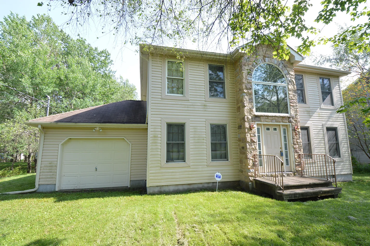 141 Fergus Way photo 1