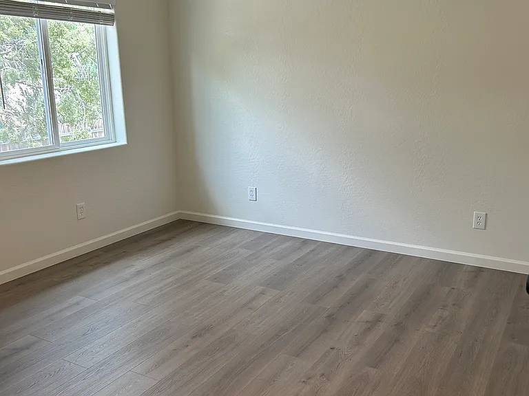1048 Whipple St #D — Photo 22