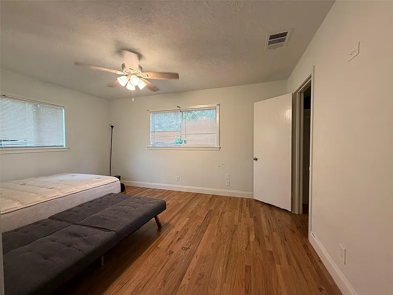 9507 Vogue Ln — Photo 20