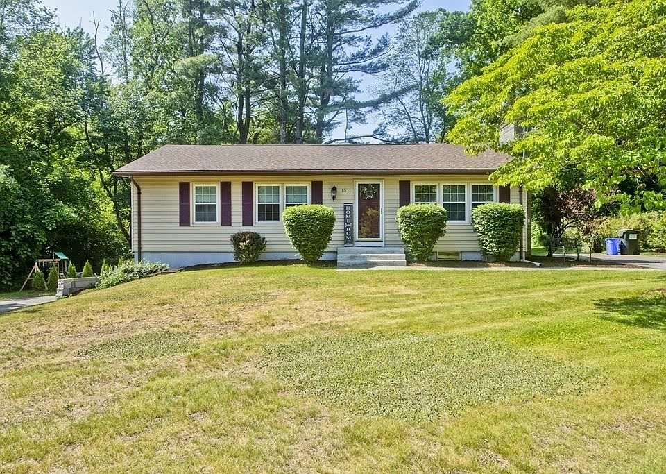 1st image of 15 Circle Dr