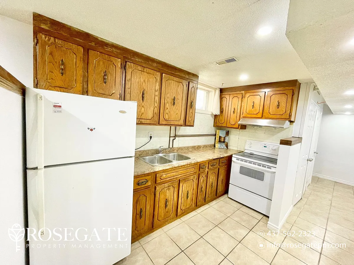 Building Photo - 18 Bush Clover Cres #2