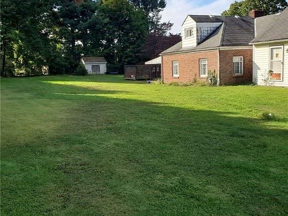 5th image of 208 Milheim Dr