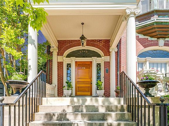 2nd image of 2702 Monument Ave