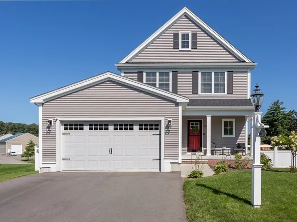 210 Black Birch Dr, Wrentham, MA 02093