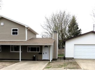 213 Walnut St, Roxana, IL 62084