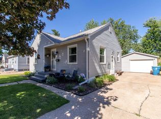 2318 4th St #A, East Moline, IL 61244
