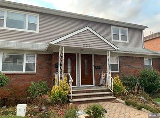 205 3rd St, Palisades Park, NJ 07650