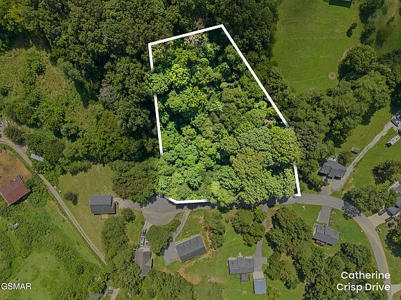 4th image of 12 Catherine Crisp Dr
