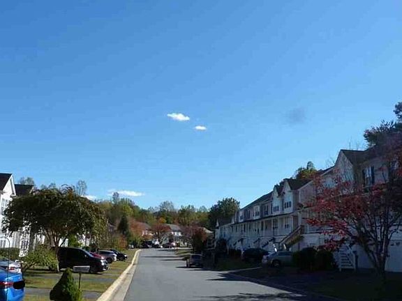 Exterior Neighborhood (street photo)