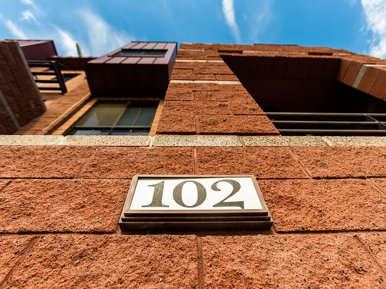 305 S Wilson St #102 — Photo 3