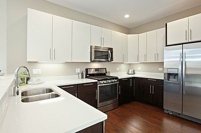 4th image of 2008 N Whipple St APT 402