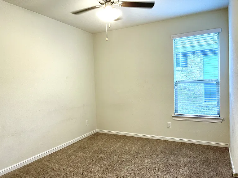 1109 Genola Dr — Photo 8