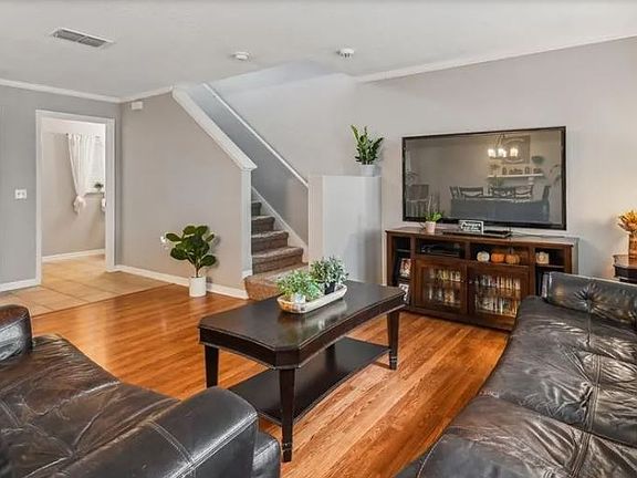 4th image of 2403 Hassonite St