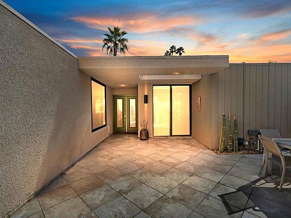 3rd image of 1800 S La Paloma Dr